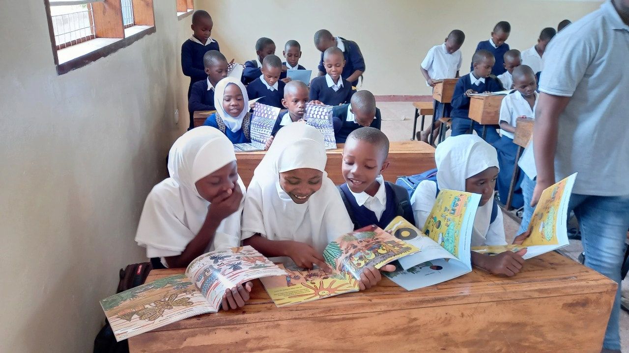 Pupils read together