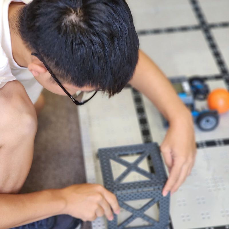 Season 2: a camper builds a robot